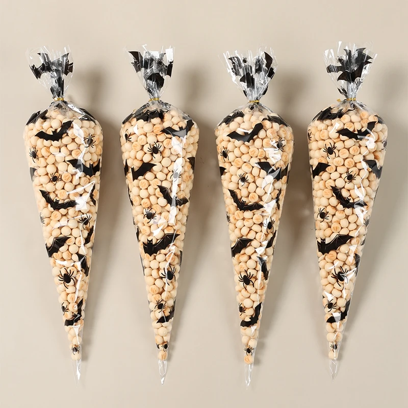 50 X Halloween Candy Bags Pumpkin/ Bat Patterned Cone