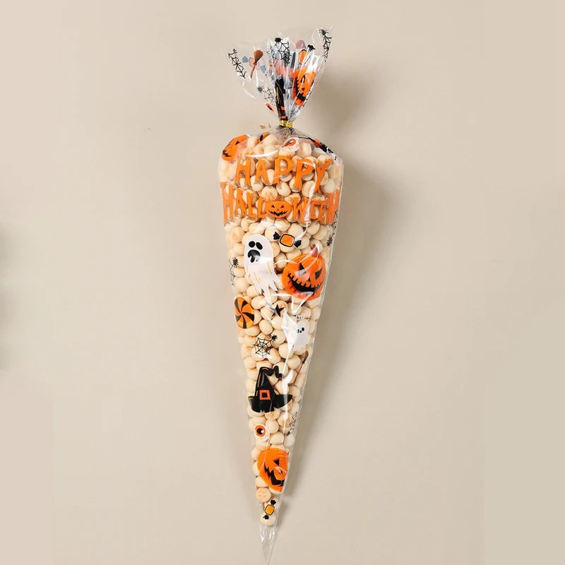 50 X Halloween Candy Bags Pumpkin/ Bat Patterned Cone