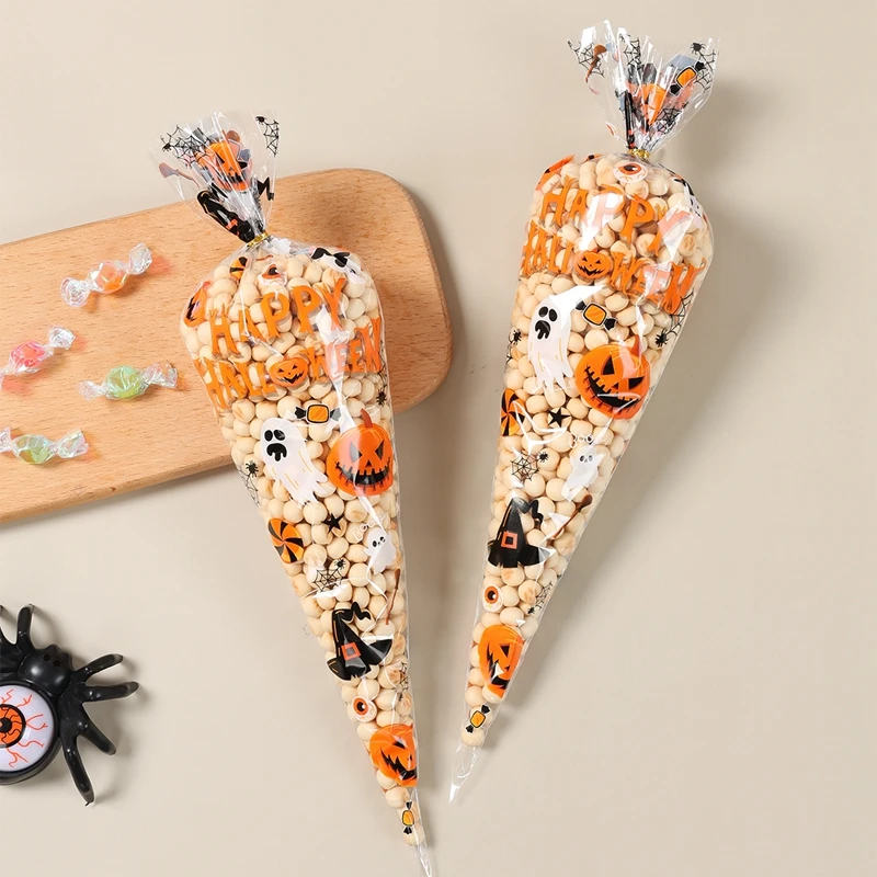 50 X Halloween Candy Bags Pumpkin/ Bat Patterned Cone